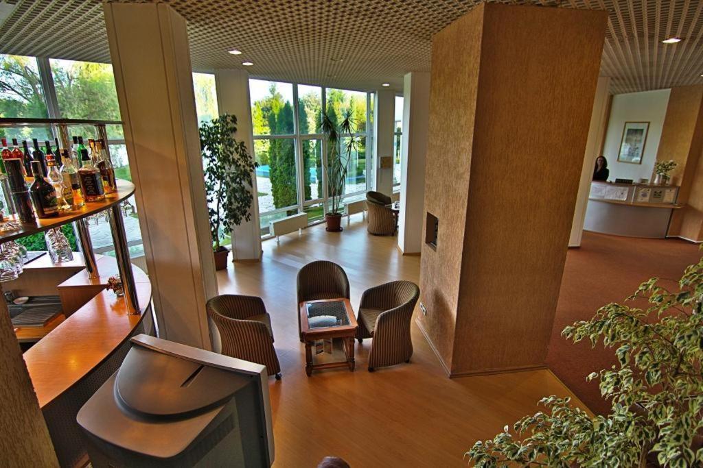 Hotel Star Пітешть Екстер'єр фото