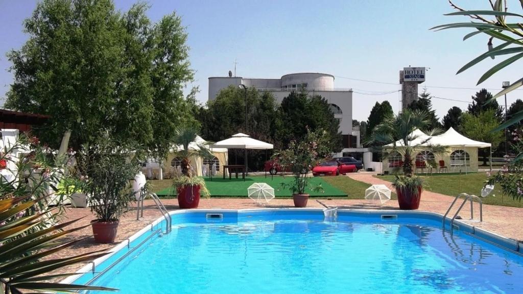 Hotel Star Пітешть Екстер'єр фото